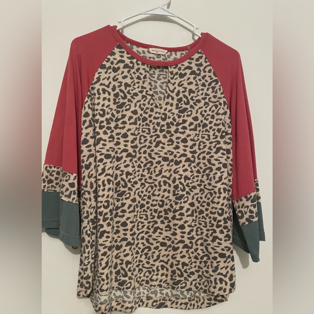 Cream & Pink Leopard Top with 3/4 length sleeve